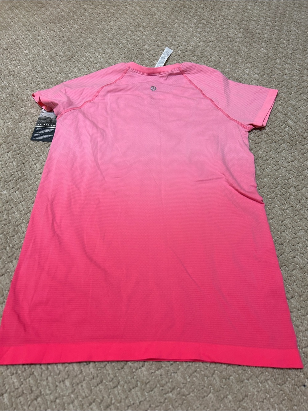 Lululemon Swiftly Tech Short Sleeve 2.0 Ombré pink flaw NWT 8 - Picture 3 of 3